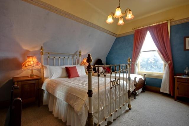Westella Colonial B&B Accommodation Ulverstone Oda fotoğraf