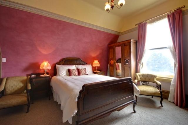 Westella Colonial B&B Accommodation Ulverstone Oda fotoğraf